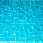 How to tell if the main drain in a pool is leaking?